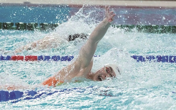 18-year-old Wenzhou boy ignites China's men's swimming hopes