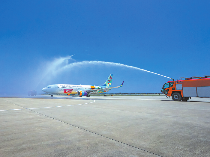 Wenzhou Airport celebrates 33 years of operation with inaugural flight of 'Wenzhou' branded plane