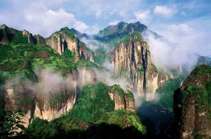 Grandiose Yandang Mountain impresses domestic audiences