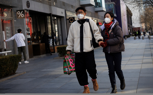 Experts: Public mask wearing can be eased