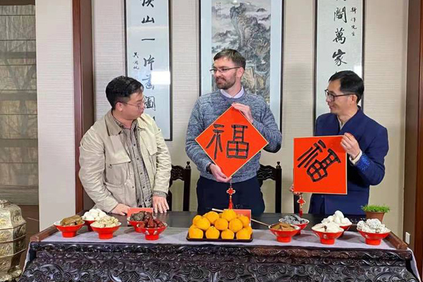 Chinese, expats dedicated to promoting Wenzhou overseas