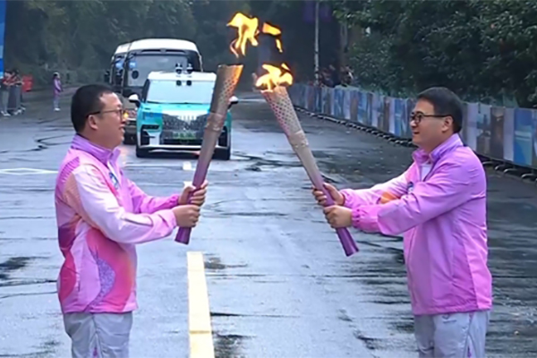 Torchbearers from Wenzhou light way for 4th Asian Para Games