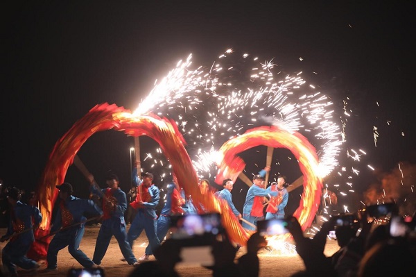 Datiehua performance showcases charm of Wenzhou