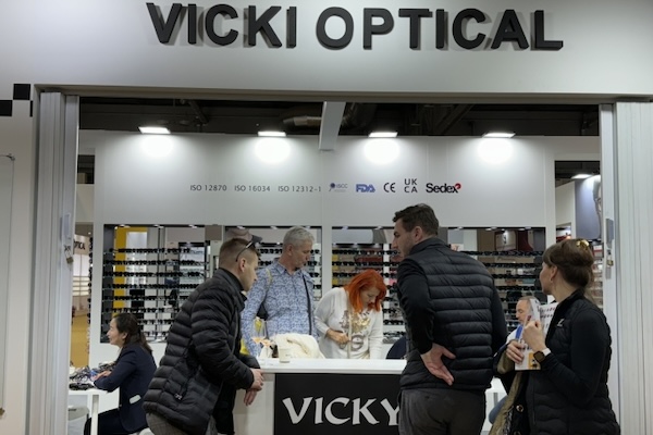 Wenzhou Ouhai's overseas eyewear orders surge