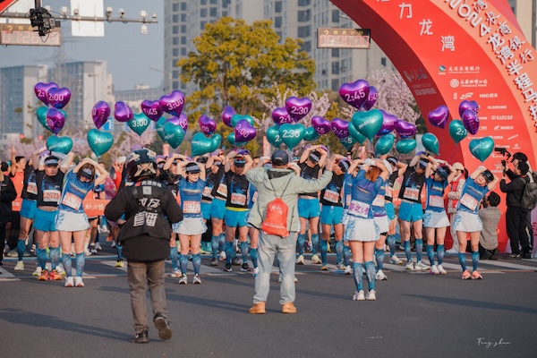 Longwan half marathon runs amid district's spring charm