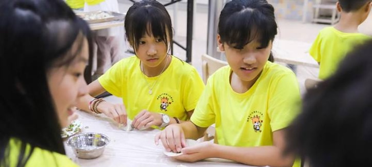 Overseas youth flock to Wenzhou for a unique summer