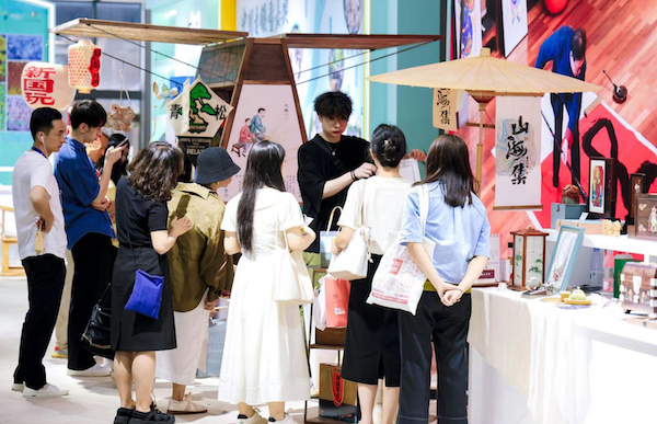 Wenzhou excels at Shenzhen cultural fair