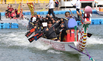 Cross-Straits connections highlighted by boat races