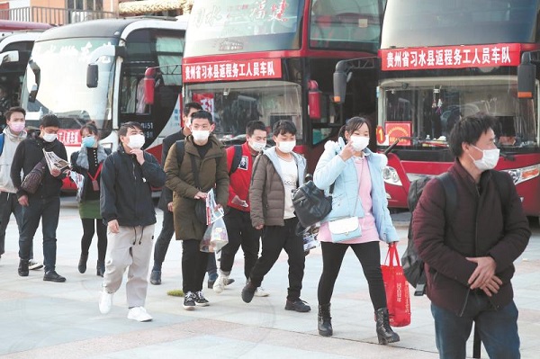 Quanzhou charters flights, buses for its returning workers