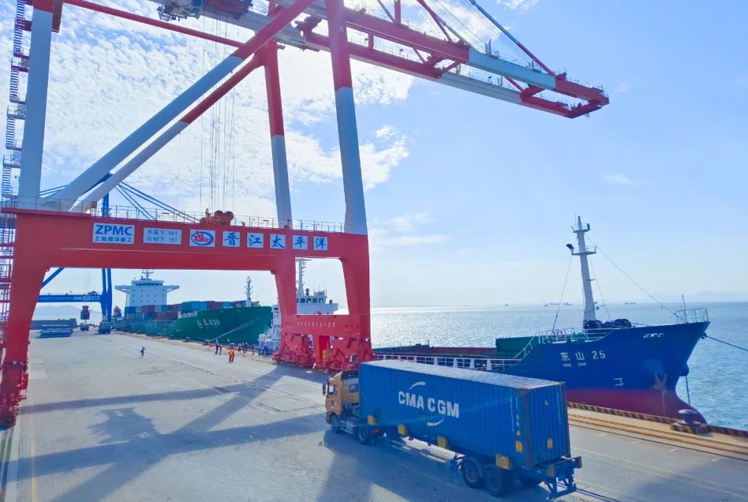 Fujian shipping route gets goods to Taiwan faster