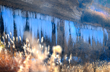 In Qingyang, an ice waterfall cluster resembles a fairy tale world