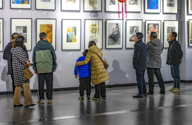Qingyang schools' art exhibition opens