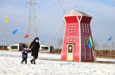 Gansu's slopes abuzz with winter sports enthusiasm