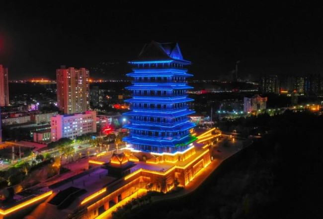 Landmark building lights up for Party Congress of Gansu provicne