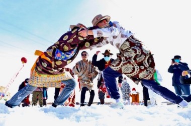 Ice and snow warm up winter tourism in Tibetan township