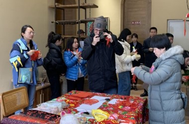 Foreign visitors enjoy folk culture amid media tour of Gansu