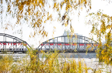 Yellow River flows pure through modern Lanzhou