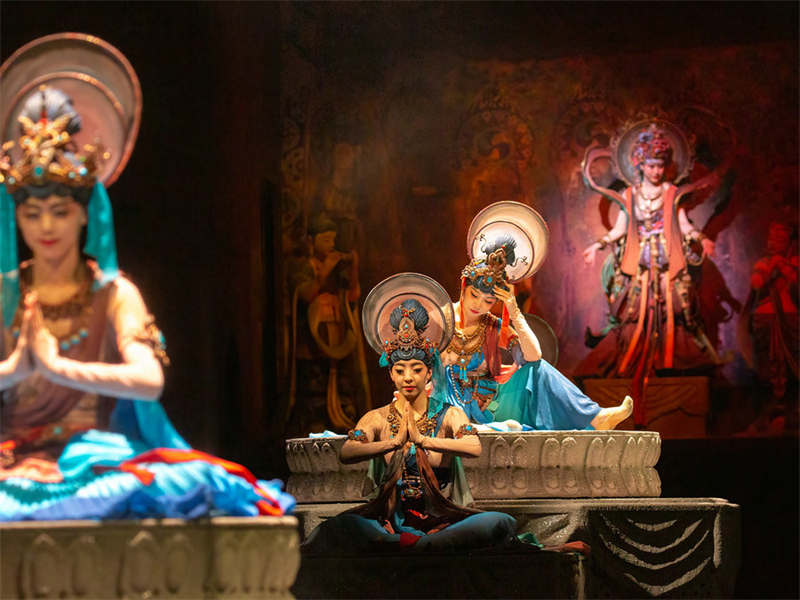 Performance brings murals in Mogao Caves to life