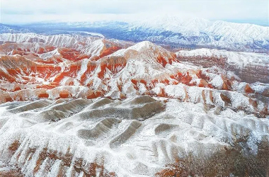 Snowfall graces Gansu with winter's fresh charm