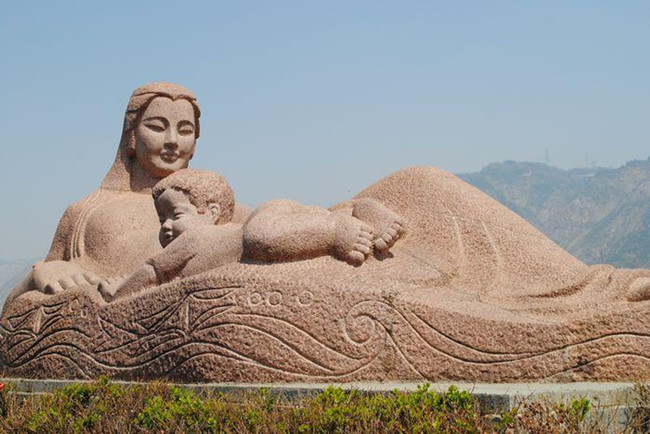 The statue “Yellow River — The Mother”.jpg