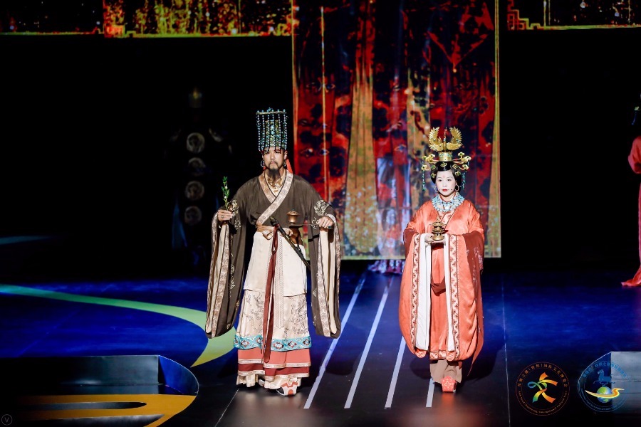 Costume show inspired by Dunhuang murals a visual feast.jpeg