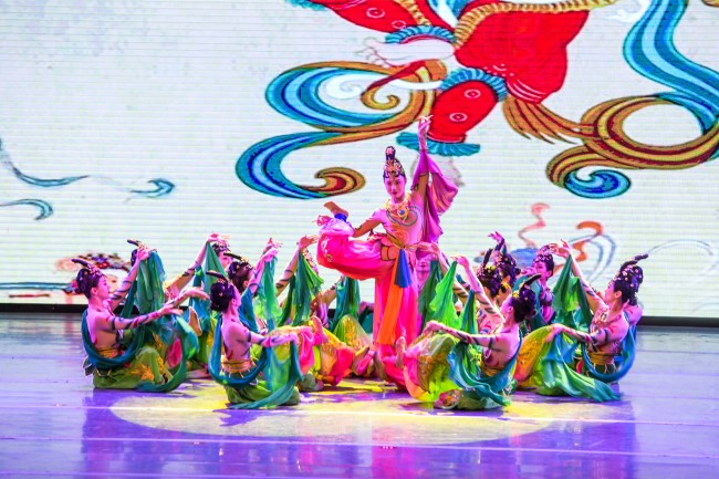 2022年3月8日，在“2021东亚文化之都·中国敦煌活动年上表演的《飞天舞》。.jpg