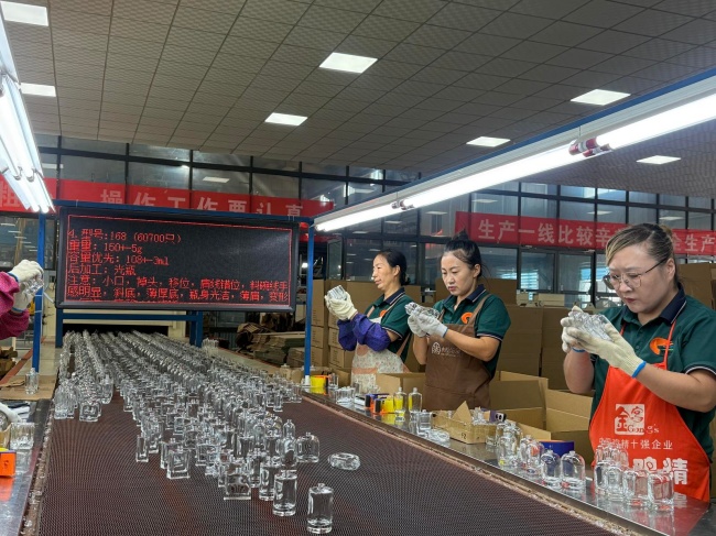 New upgrades for Zhangye glass manufacturer
