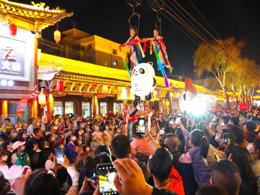 Zhangye's nighttime consumption surges in May Day holiday