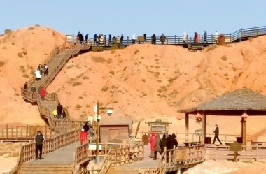 Qicai Danxia Scenic Area sees Spring Festival holiday boost