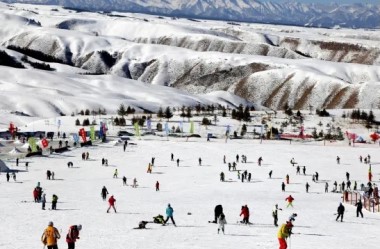 Experience the charm of ice and snow in Zhangye