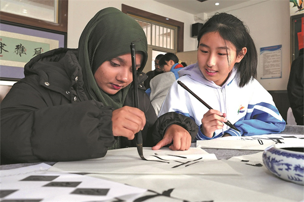 Maldivians learn about Chinese culture