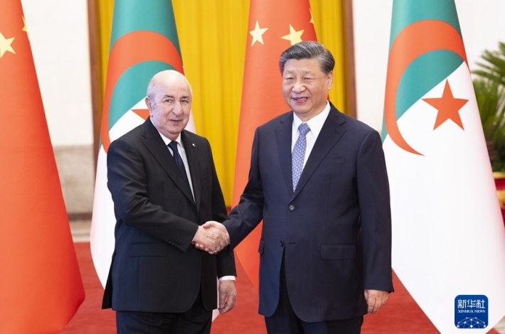 Xi holds talks with Algerian president