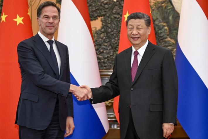 Xi meets Dutch PM in Beijing