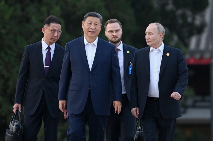 Xi holds restrictive meeting with Putin at Zhongnanhai