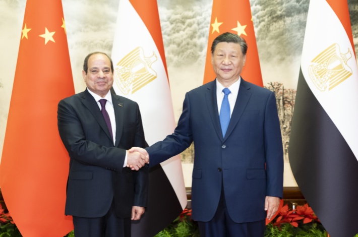 Xi holds talks with Egyptian president