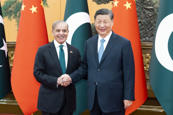 Xi meets Pakistani PM