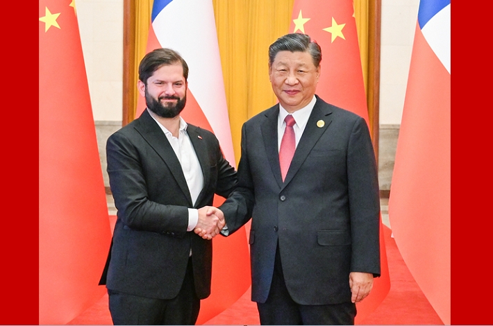 Xi holds talks with Chilean president