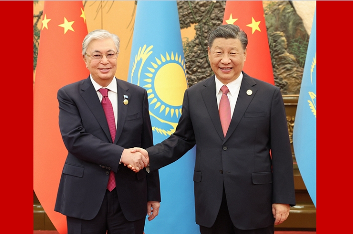 Xi meets Kazakh president