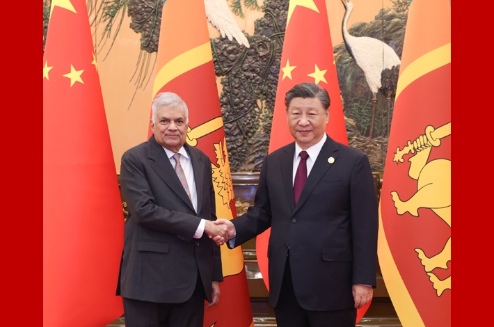 Xi meets Sri Lankan president