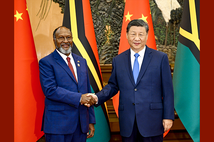 China ready to build community with shared future in new era with Vanuatu: Xi
