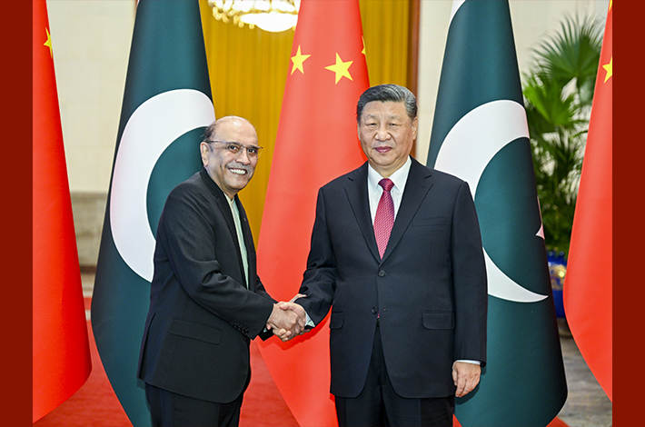 Xi holds talks with Pakistani president