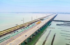 Donghai Island Grand Bridge completes construction