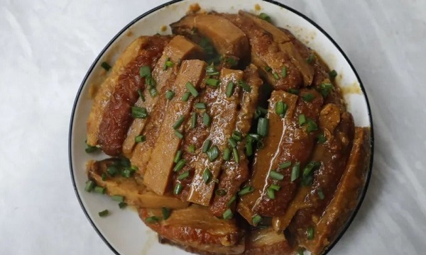 Lipu taro braised pork: A traditional delicacy in Guilin