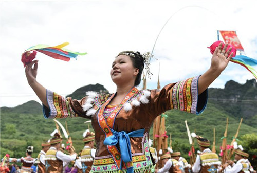 Folk customs staged for National Day celebrations