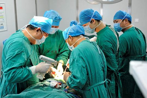 Shenzhen medical team brings expertise to Donglan hospital