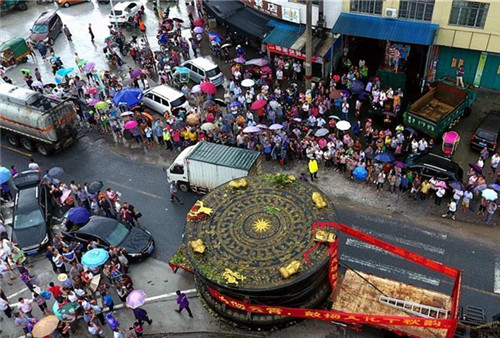 Guangxi's bronze drum eyes Guinness records