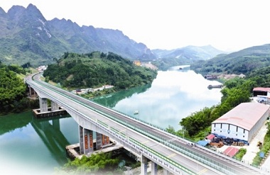 Hezhou-Bama Expressway passes inspection