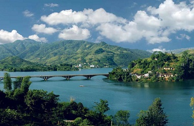 Recommended tourist routes of Donglan-Bama-Fengshan area