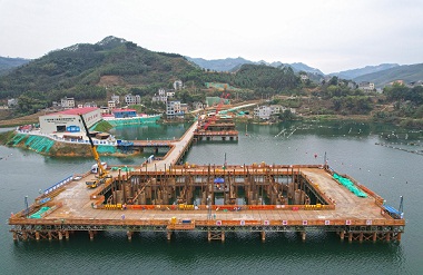 Construction of Yantan Reservoir Bridge makes progress