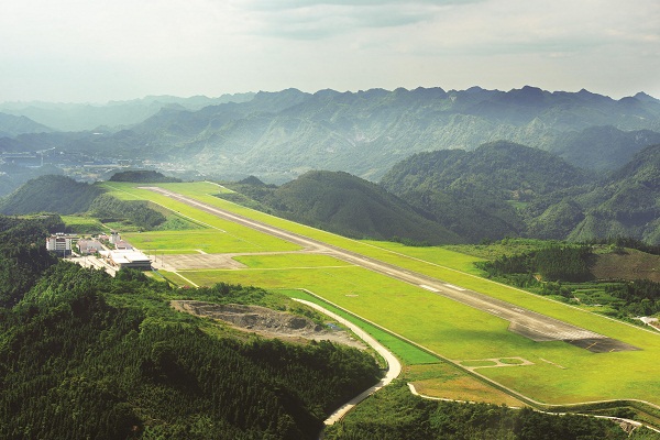 Mountaintop airport in China's Guangxi sees passenger traffic growth in Q1